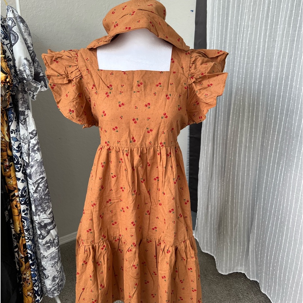 DRESS WITH BUCKET HAT